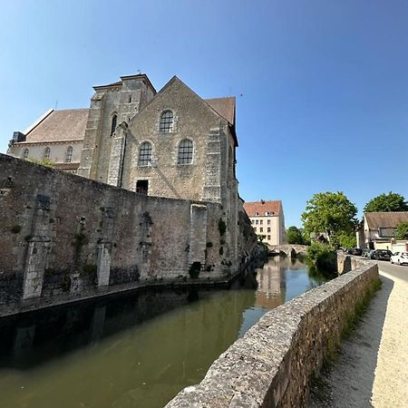 Appartement Bords De L'Eure Charmant Studio Chartres Luaran gambar