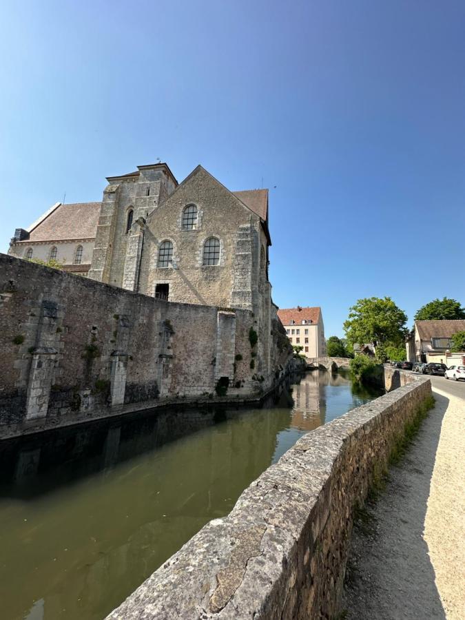 Appartement Bords De L'Eure Charmant Studio Chartres Luaran gambar