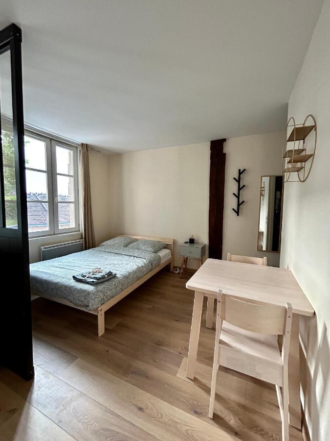 Appartement Bords De L'Eure Charmant Studio Chartres Luaran gambar